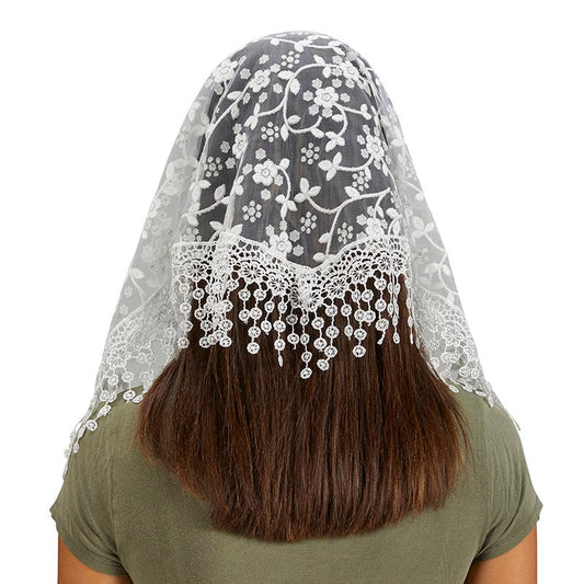 Mantilla blanca con borlas