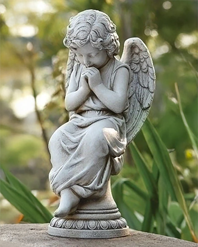 Statue d'ange assis pour jardin 17 po