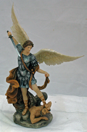 Estatua de San Miguel de 9"