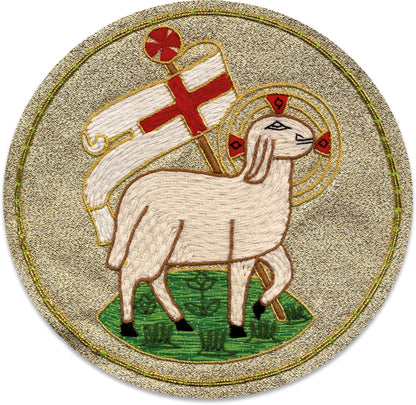 Chasuble Gothique Slabbinck en Tissu Dupion avec Emblème Brodé à la Main, Ivoire
