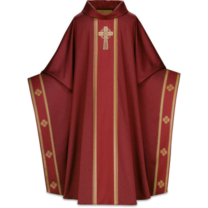 Chasuble monastique Slabbinck en tissu celtique avec croix brodée à la main et col roulé