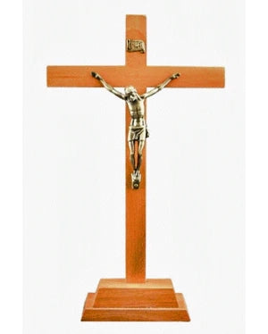 Crucifix en bois sur pied avec corps en laiton 7"