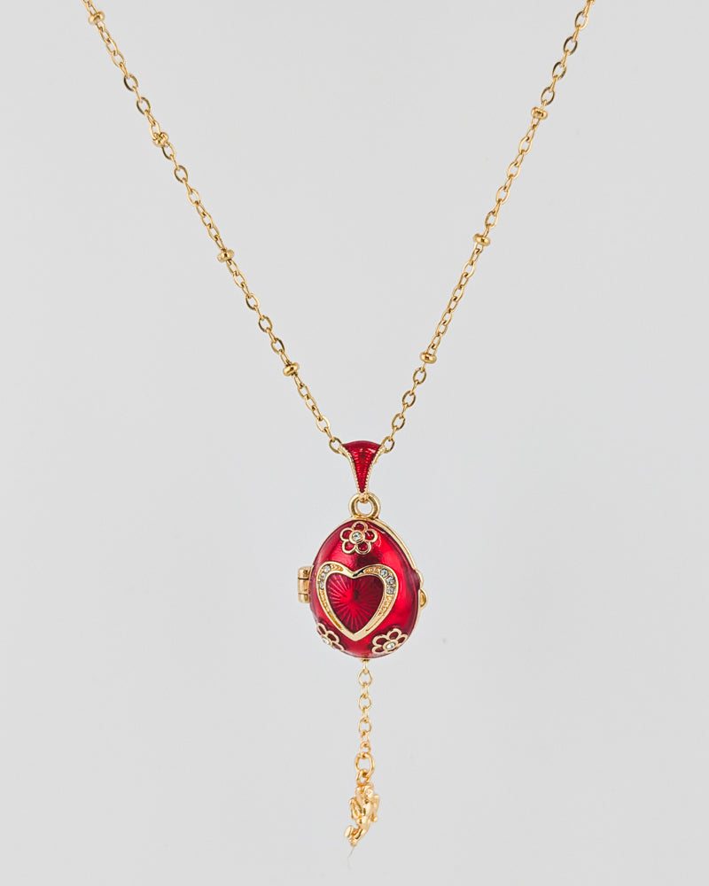 Collar con colgante de huevo estilo Fabergé, Corazón
