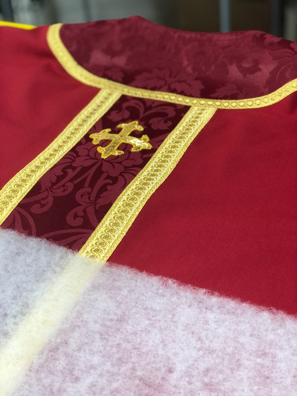 Chasuble romaine Slabbinck en laine Brugia avec orfroi Goya