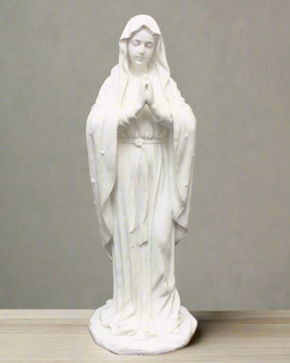 Estatua de la Virgen María rezando 8"